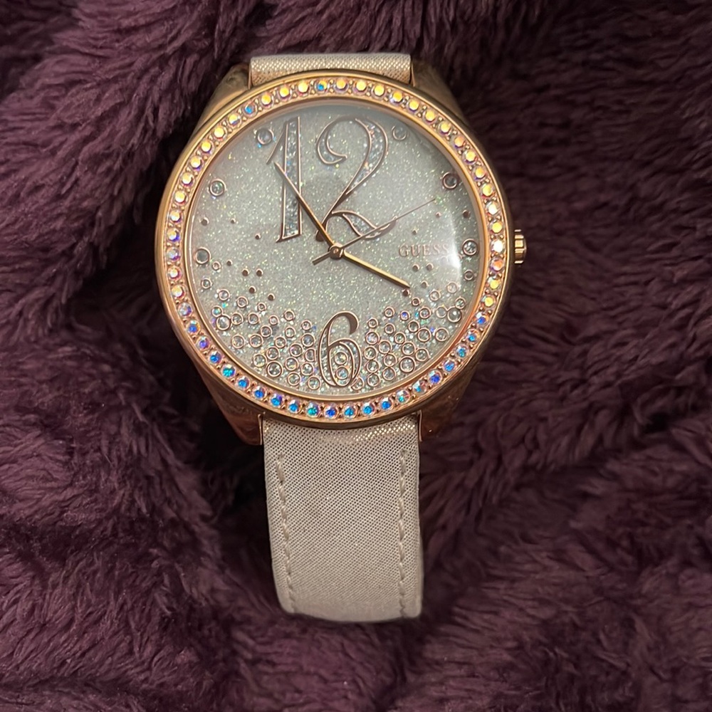 Beautiful Guess watch